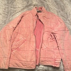 Good/excellent used condition. Slight piling on the sleeves as pictured!